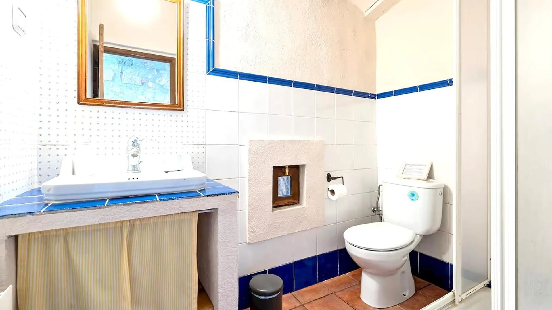 Casa vacanze Spacious House With Private Pool In Rojals, For 12 People Spagna