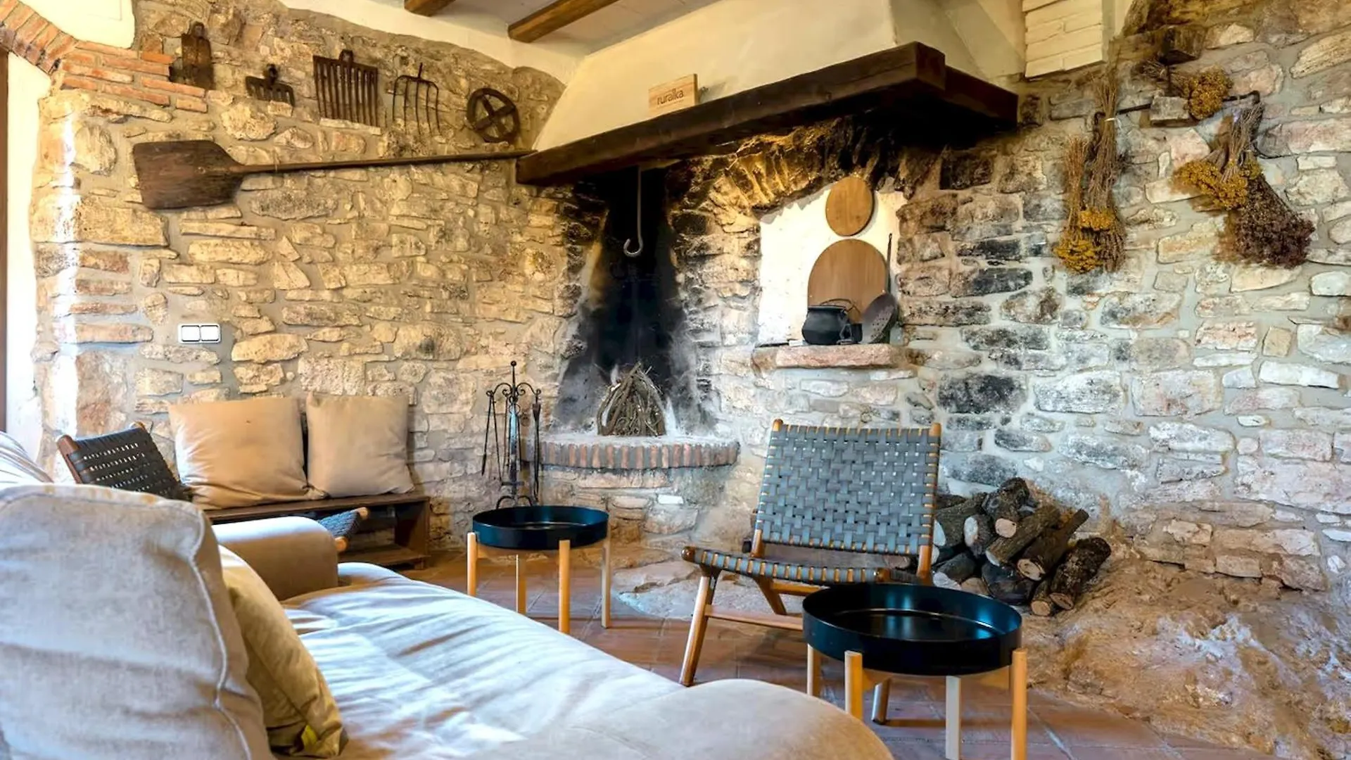 Spacious House With Private Pool In Rojals, For 12 People Rojals