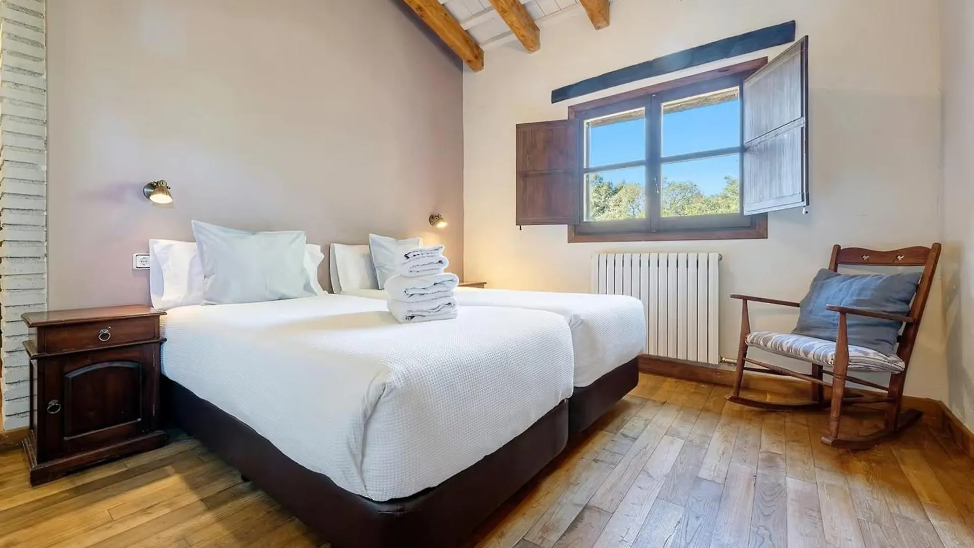 Spacious House With Private Pool In Rojals, For 12 People 0*, Rojals Spagna