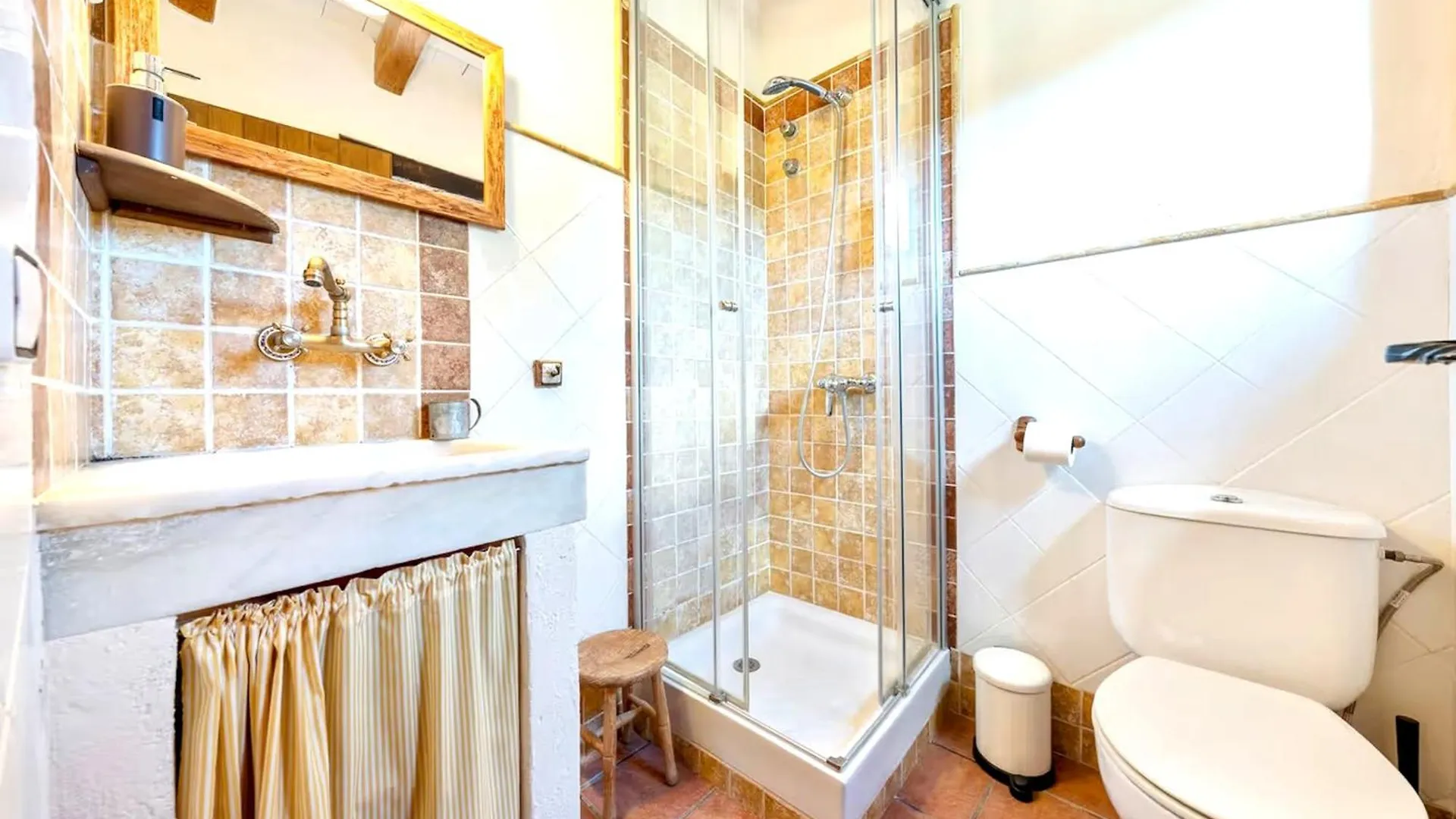 Spacious House With Private Pool In Rojals, For 12 People Rojals