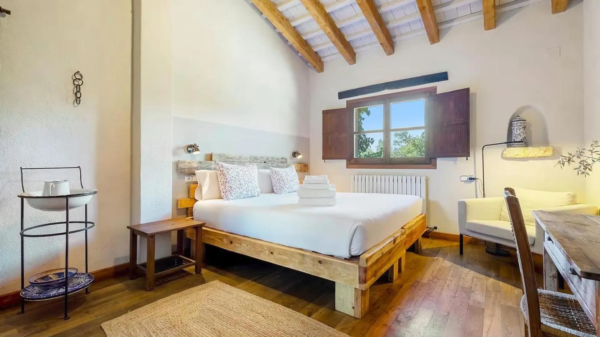 Spacious House With Private Pool In Rojals, For 12 People Spain